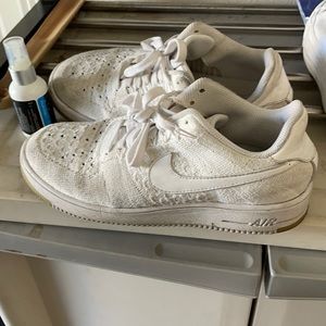 7.5 Nike Air Force fly knit. Nike